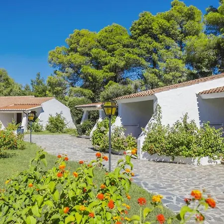 Ośrodek wypoczynkowy Nicolaus Club Li Cucutti 4*