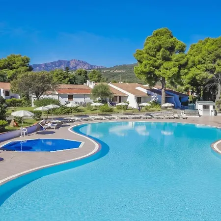 Ośrodek wypoczynkowy Nicolaus Club Li Cucutti 4*